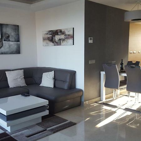 Horizon Beach Apartment 埃斯特波纳 外观 照片