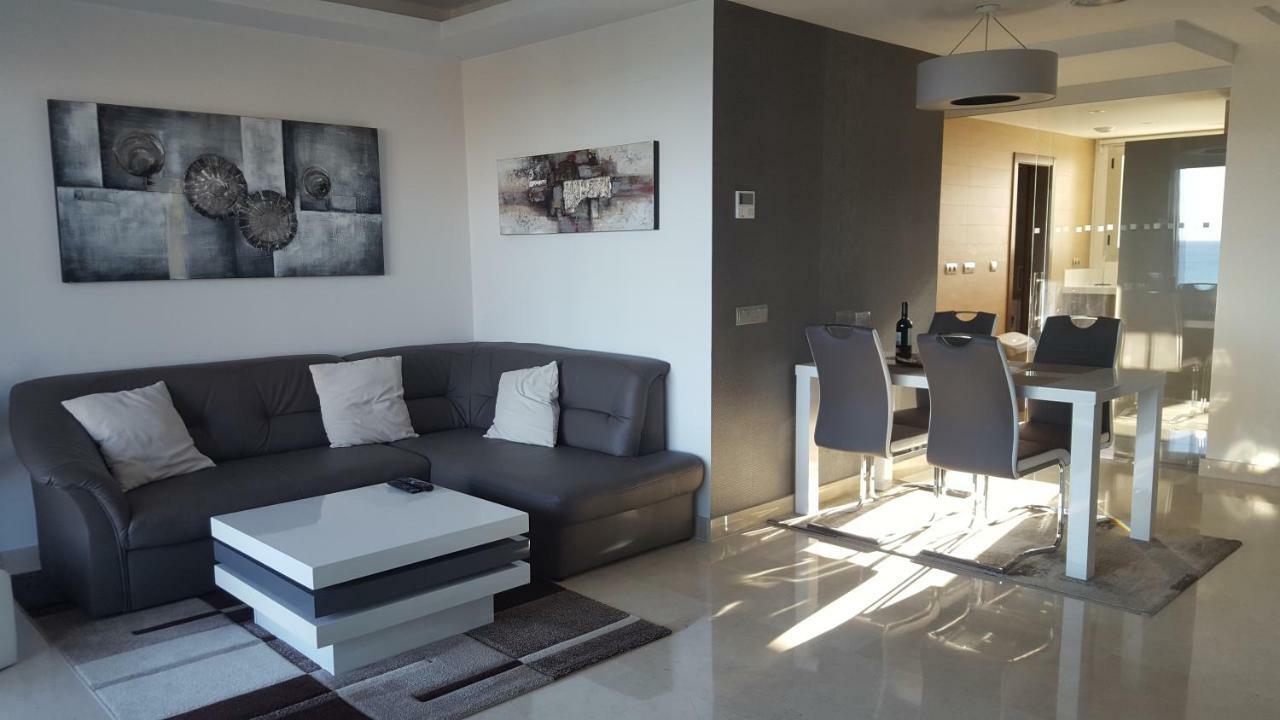 Horizon Beach Apartment 埃斯特波纳 外观 照片